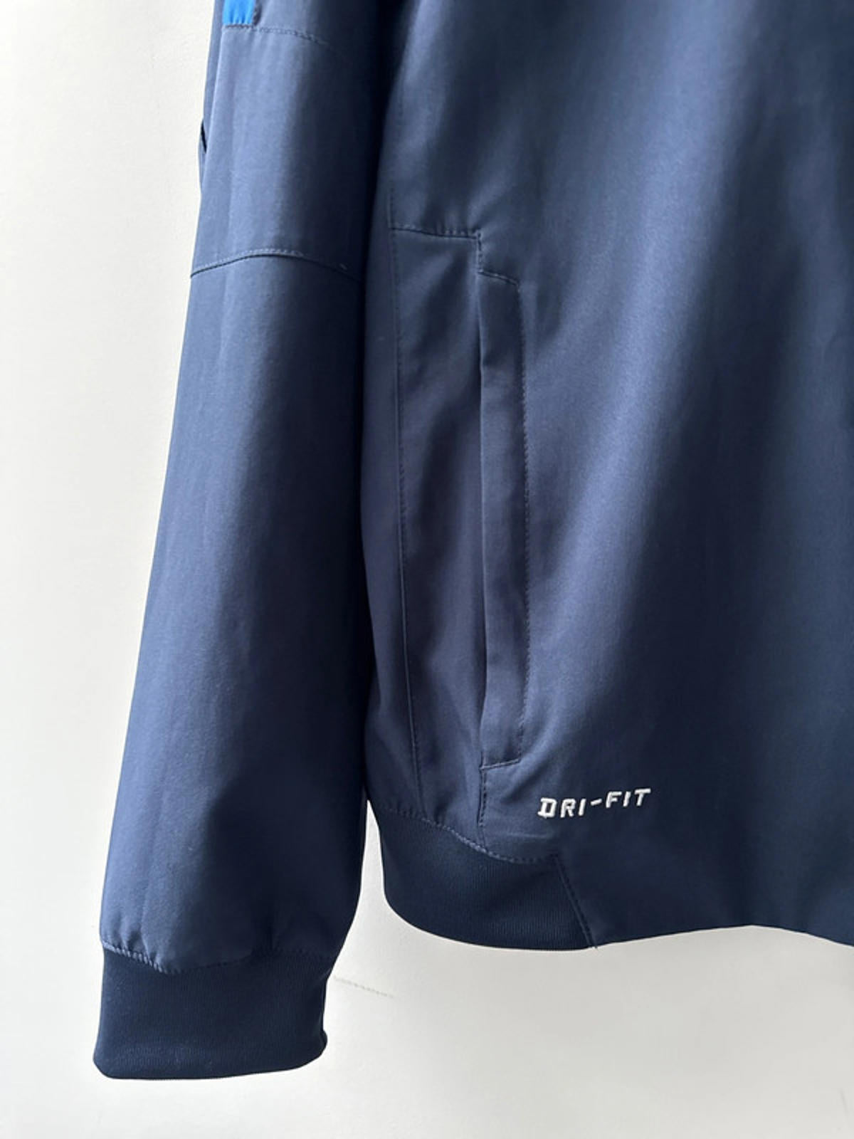 Men’s Nike Dri-fit Zip Through Track Jacket Top - Medium - 0888