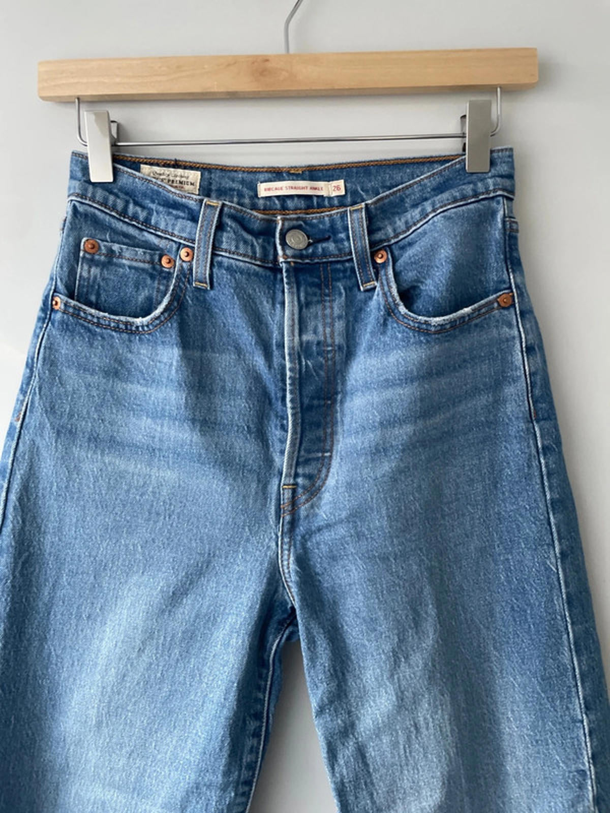 Women’s Levi’s High Waisted Ribcage Straight Fit Jeans In Navy - W26/L27 - 2572