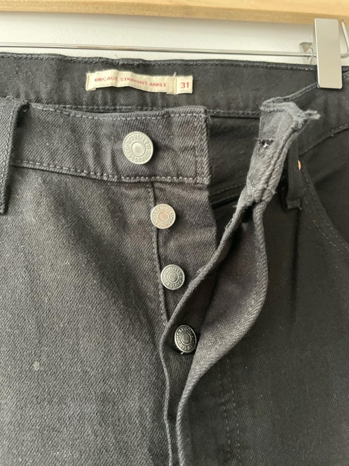 Women’s Levi’s High Waisted Ribcage Straight Fit Jeans In Black - W31/L27 - 2977