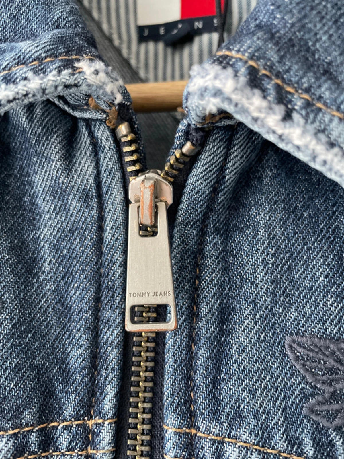 Women’s Tommy Hilfiger Floral Embroidered Denim Jacket In Navy - Small -2432