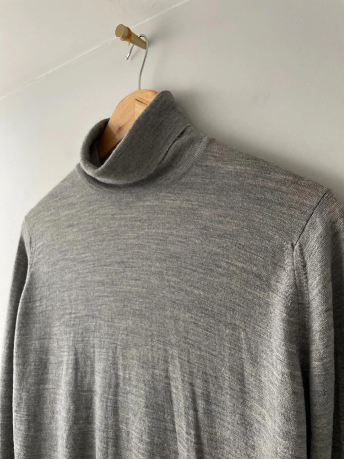 Men’s John Smedley 100% Premium Wool Roll Neck Jumper In Grey - 2288 - Medium