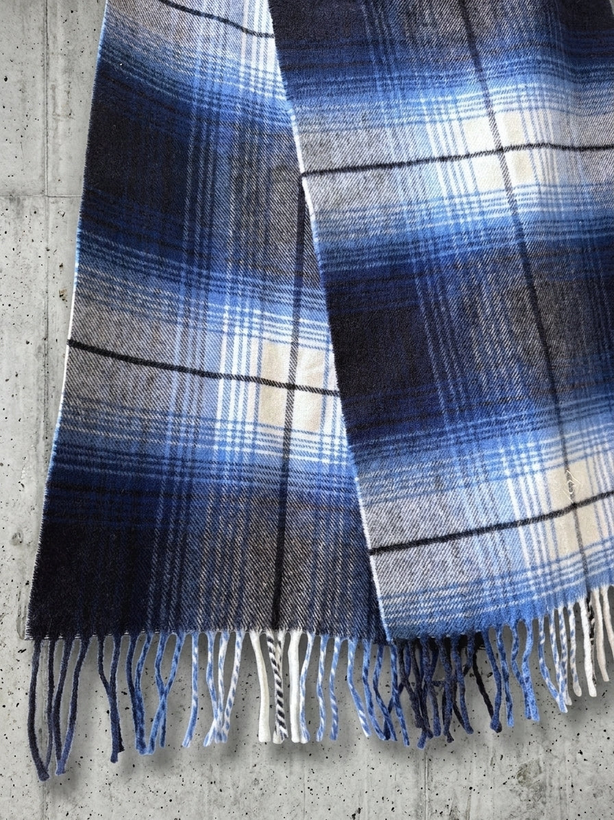 Unisex GANT Premium 100% Wool Plaid Scarf with Fringe In Navy/Off White - 3853