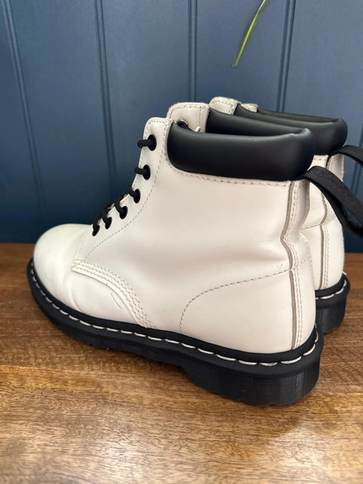 Women’s Dr Martens 939 Premium Leather Lace Up Boots In White/Black - Uk6 - 0784