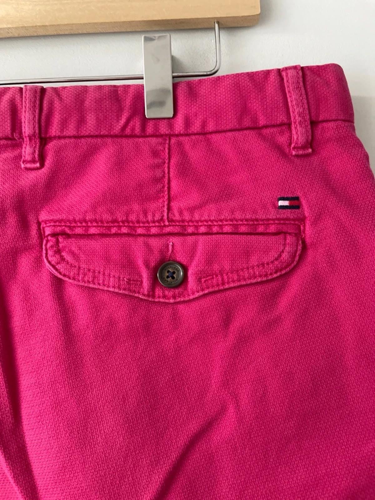 Men’s Tommy Hilfiger Denton Stretch Fit Chino Shorts in Pink - W38/L8 - 3163