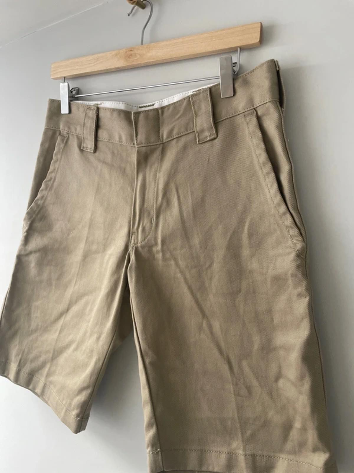 Men’s Dickies Slim Straight Fit Chino Short In Beige - W30/L10.5- 3185