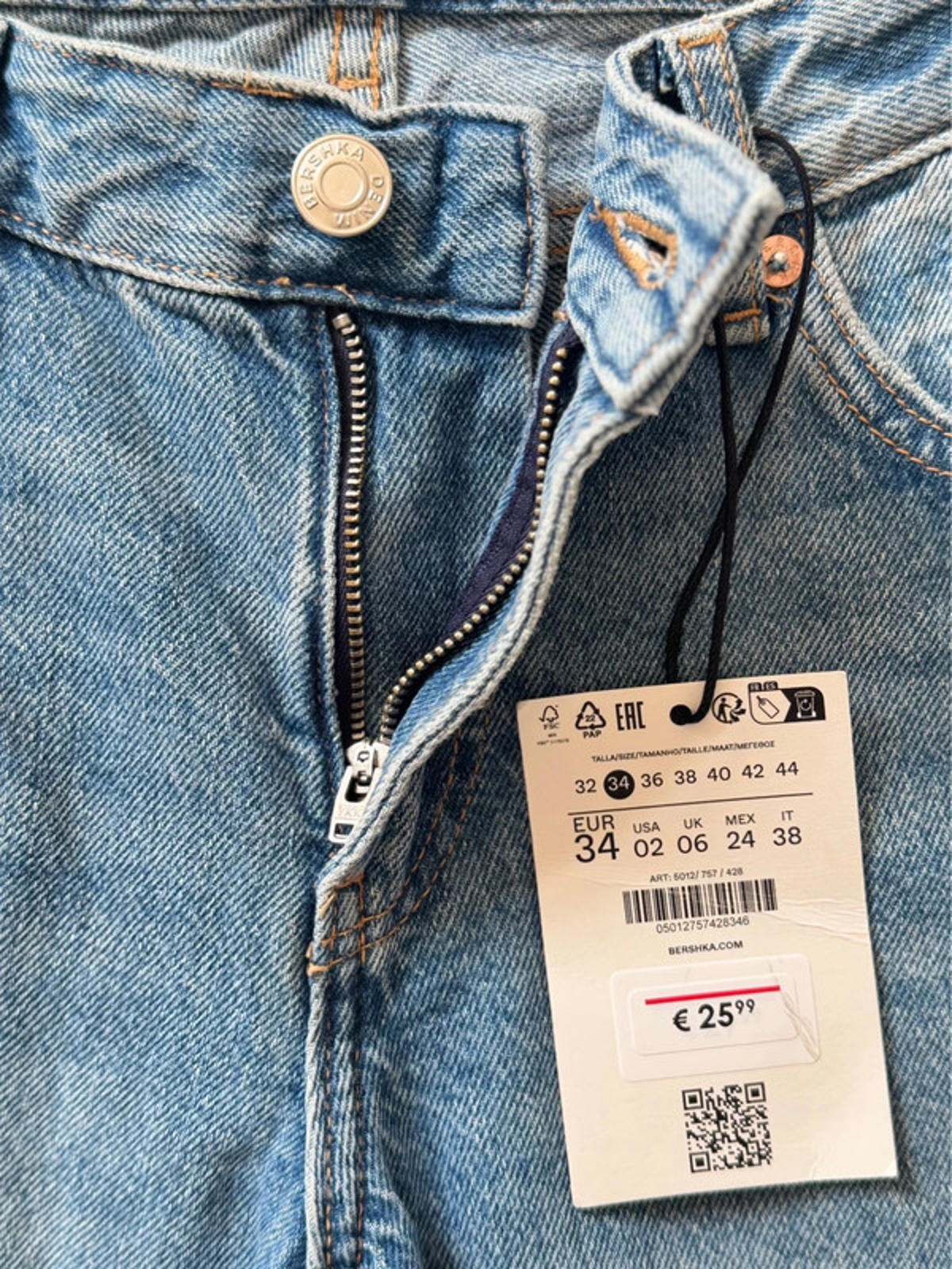 Women’s Bershka Petite Straight Leg Jeans In Navy - W28/L31 - 1314