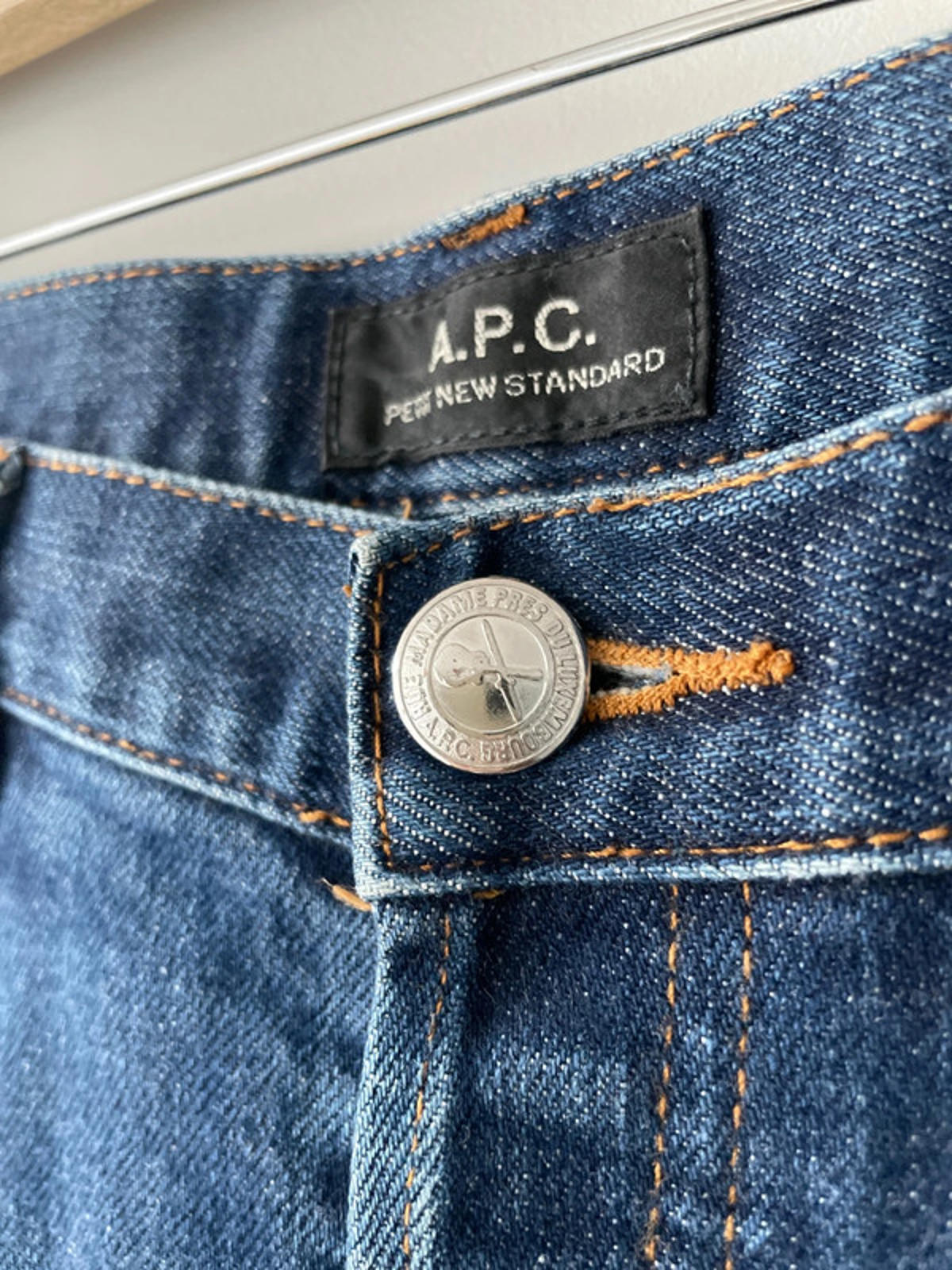 Unisex A.P.C New Standard Straight Cut Jeans In Navy - W33/L28 - 2530