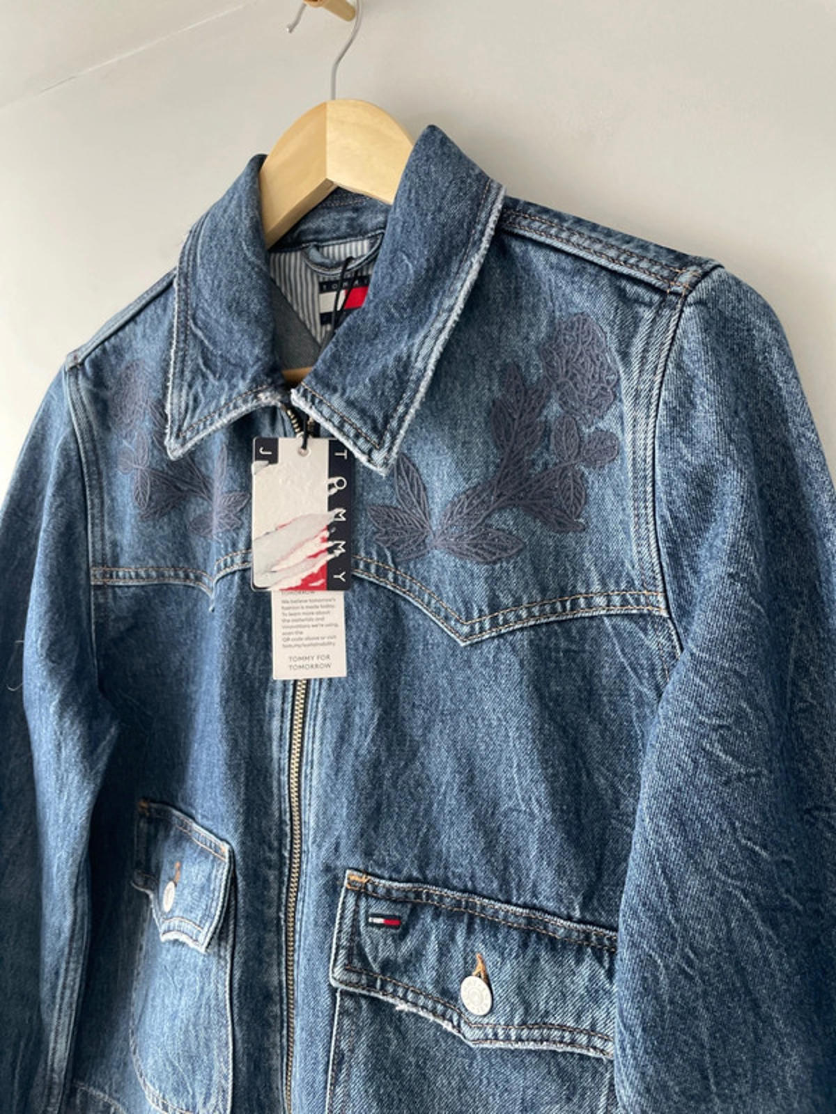 Women’s Tommy Hilfiger Floral Embroidered Denim Jacket In Navy - Small -2432