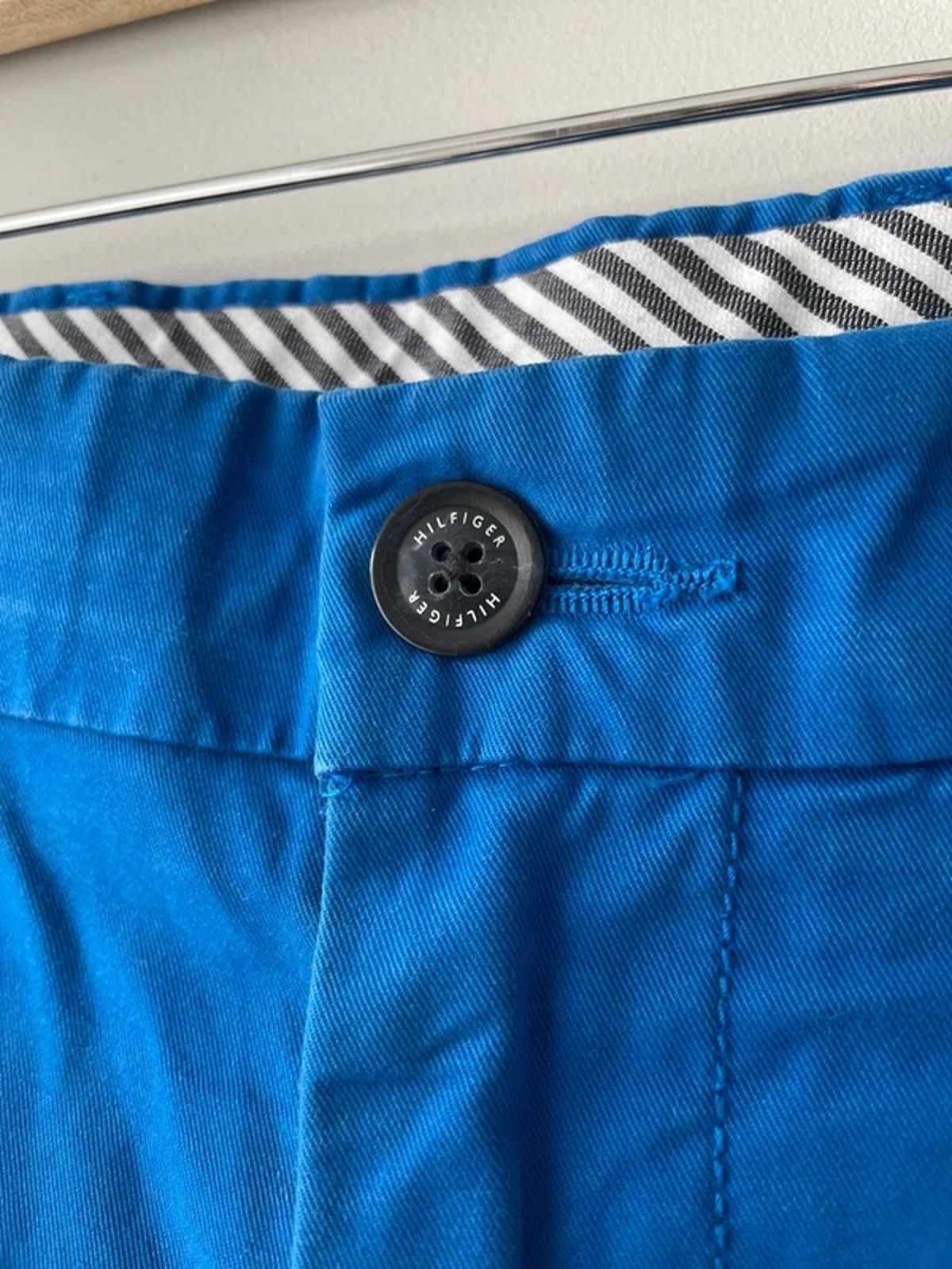 Men’s Tommy Hilfiger Classic Fit Chino Shorts In Blue  - W33/L9 - 3152