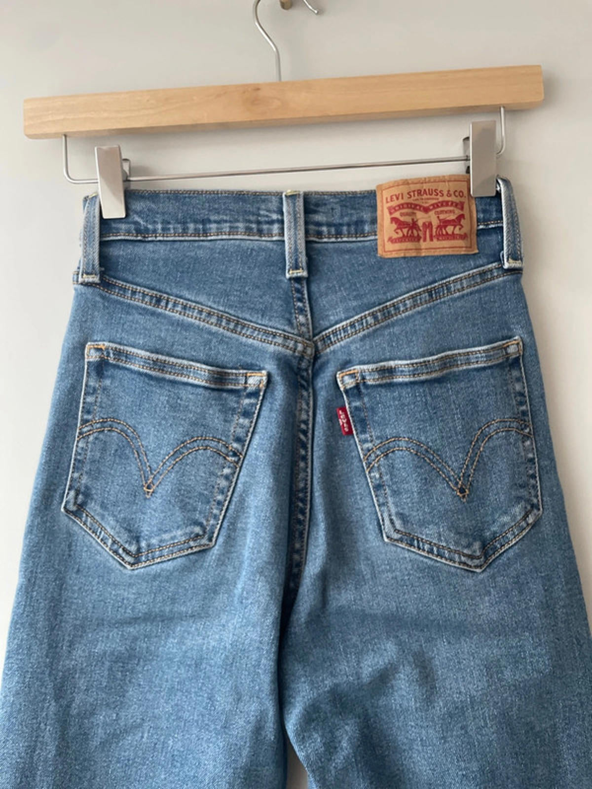 Women’s Levi’s High Waisted Ribcage Straight Fit Jeans In Navy - W23/L27 - 2811