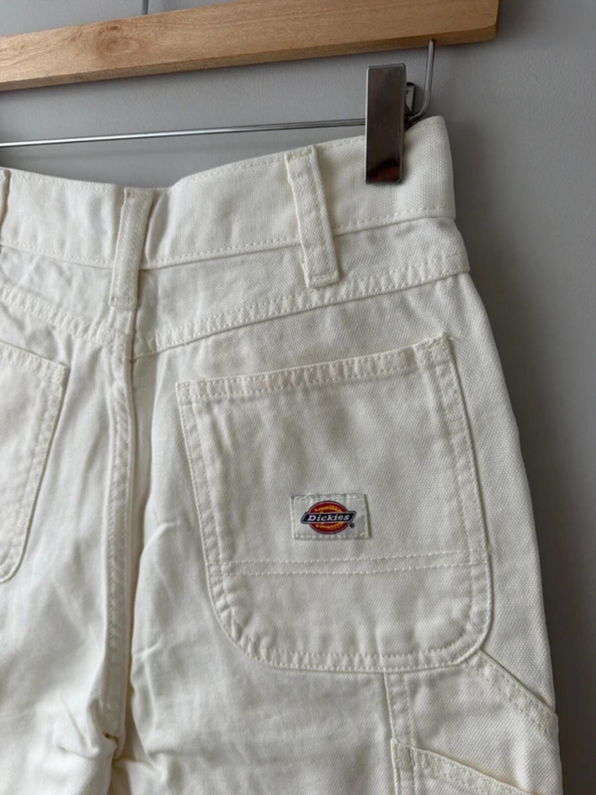 Women’s Dickies Duck Baggy Fit Cargo Shorts In Beige - W28 - 3373