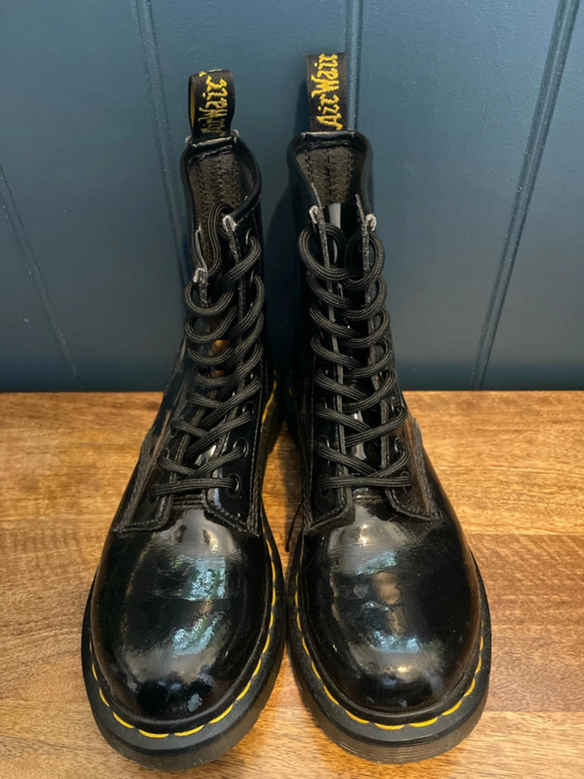 Women’s Dr Martens 1460 Lace Up Boots In Black Patent Leather - UK6 - 2705
