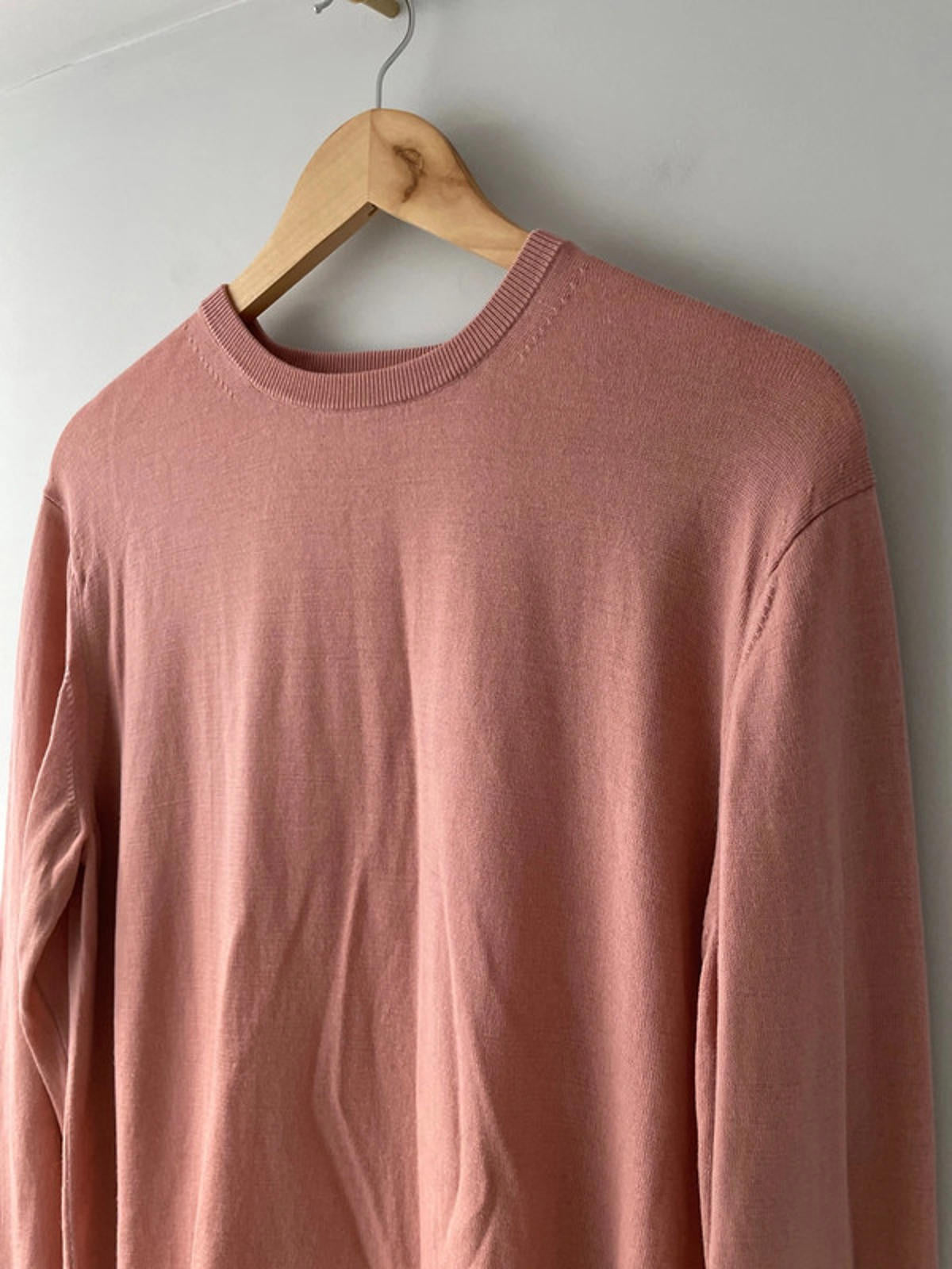 Men’s Uniqlo 100% Wool Crew Neck Long Sleeve Jumper In Pink - XLarge - 2517