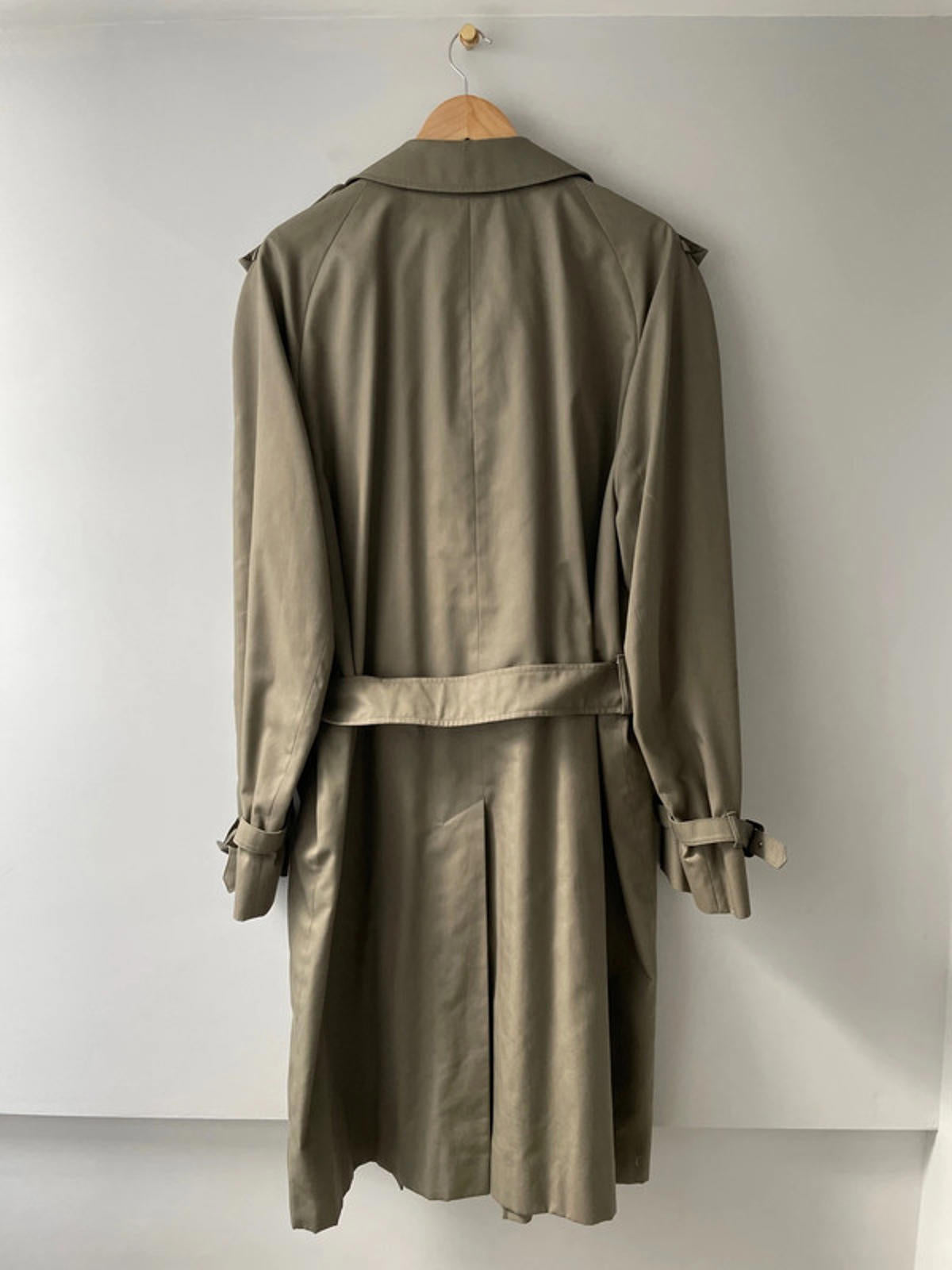 Men’s Aquascutum Trench Coat With Checked Lining In Khaki - Large - 2451