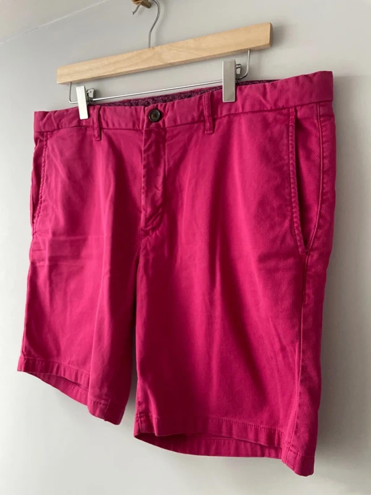 Men’s Tommy Hilfiger Denton Stretch Fit Chino Shorts in Pink - W38/L8 - 3163