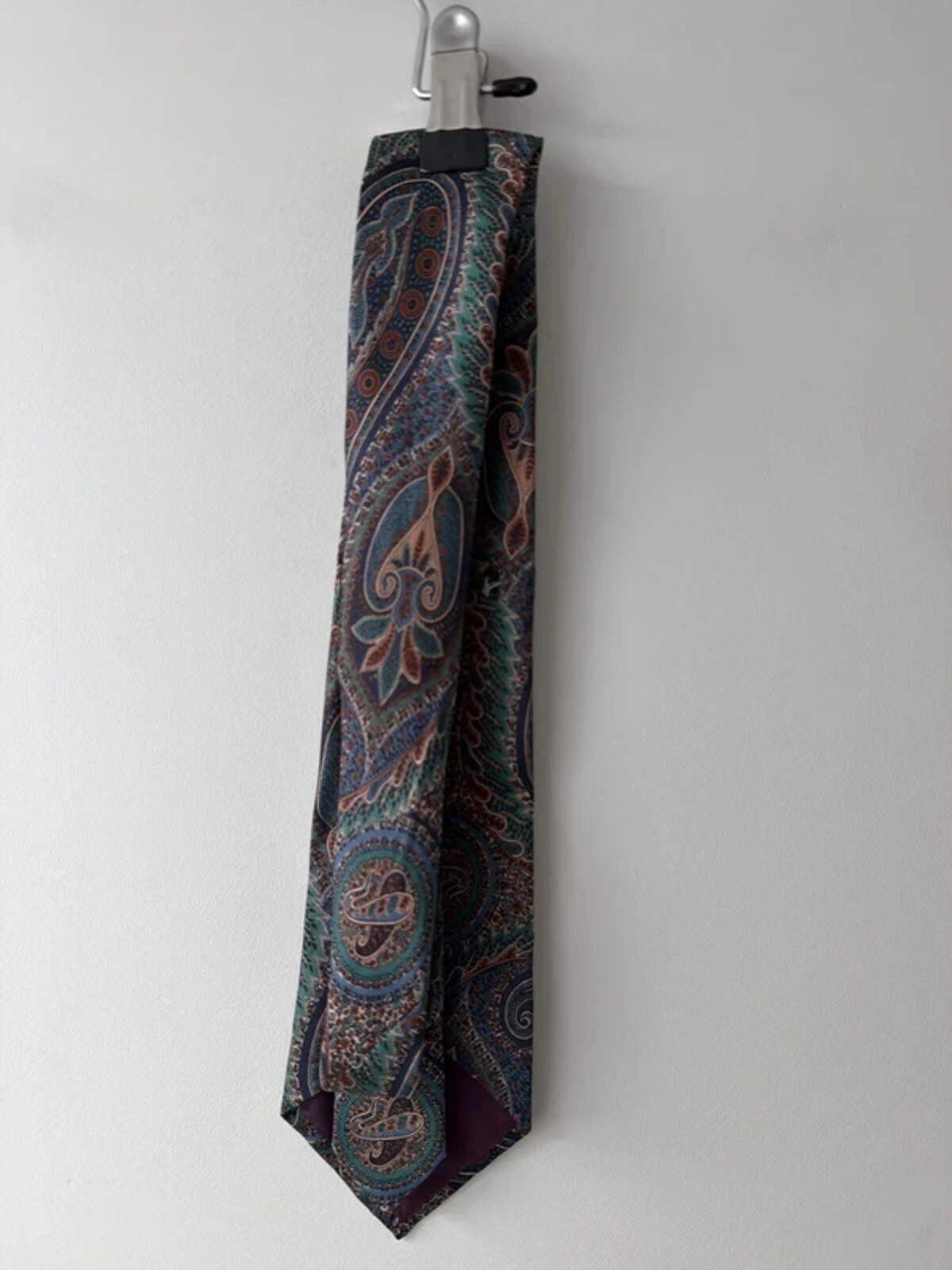 100% Premium Silk Tie With Paisley Design - 3334