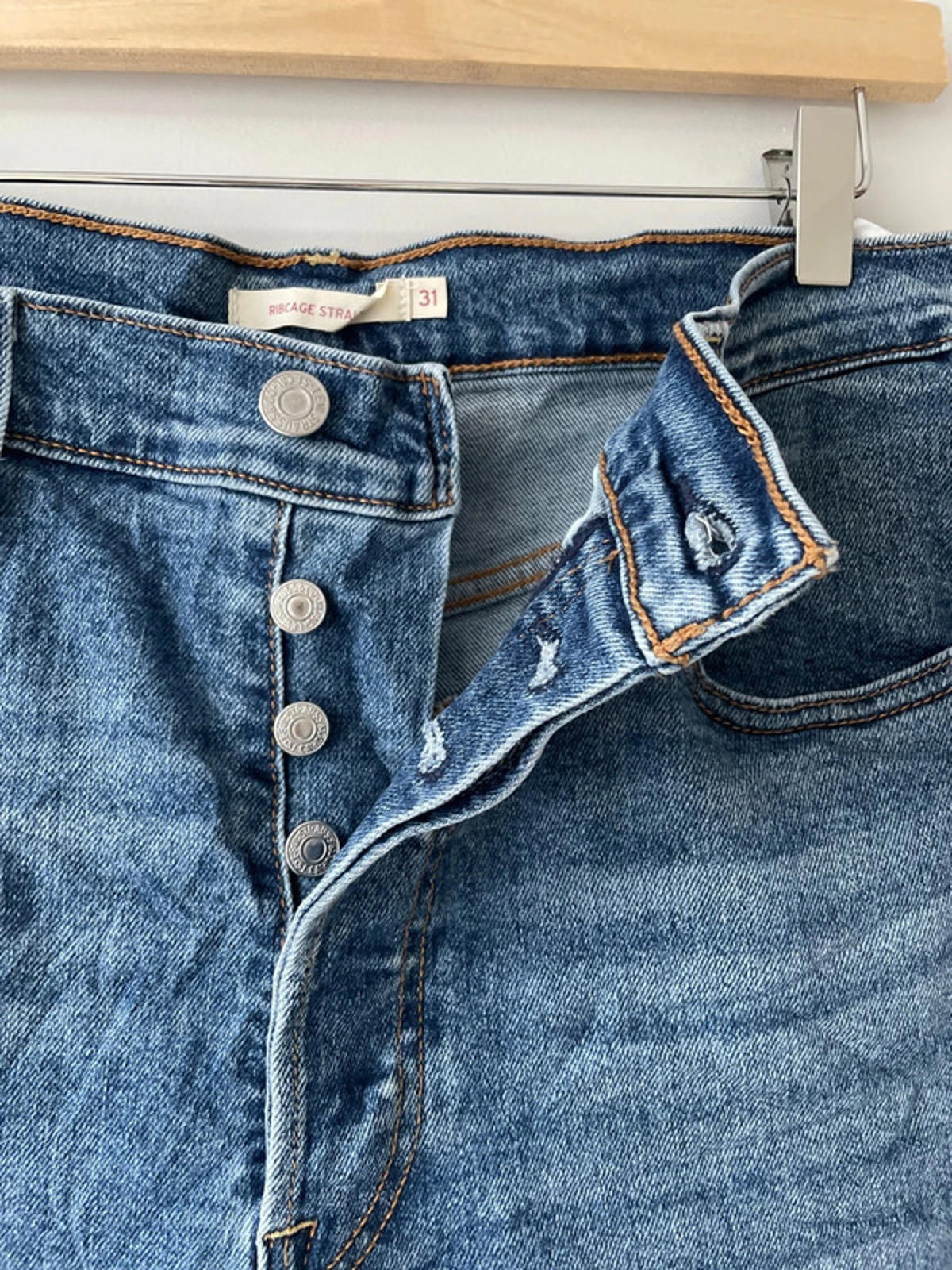 Women’s Levi’s High Waisted Ribcage Straight Fit Jeans In Navy - W31/L27 - 2558