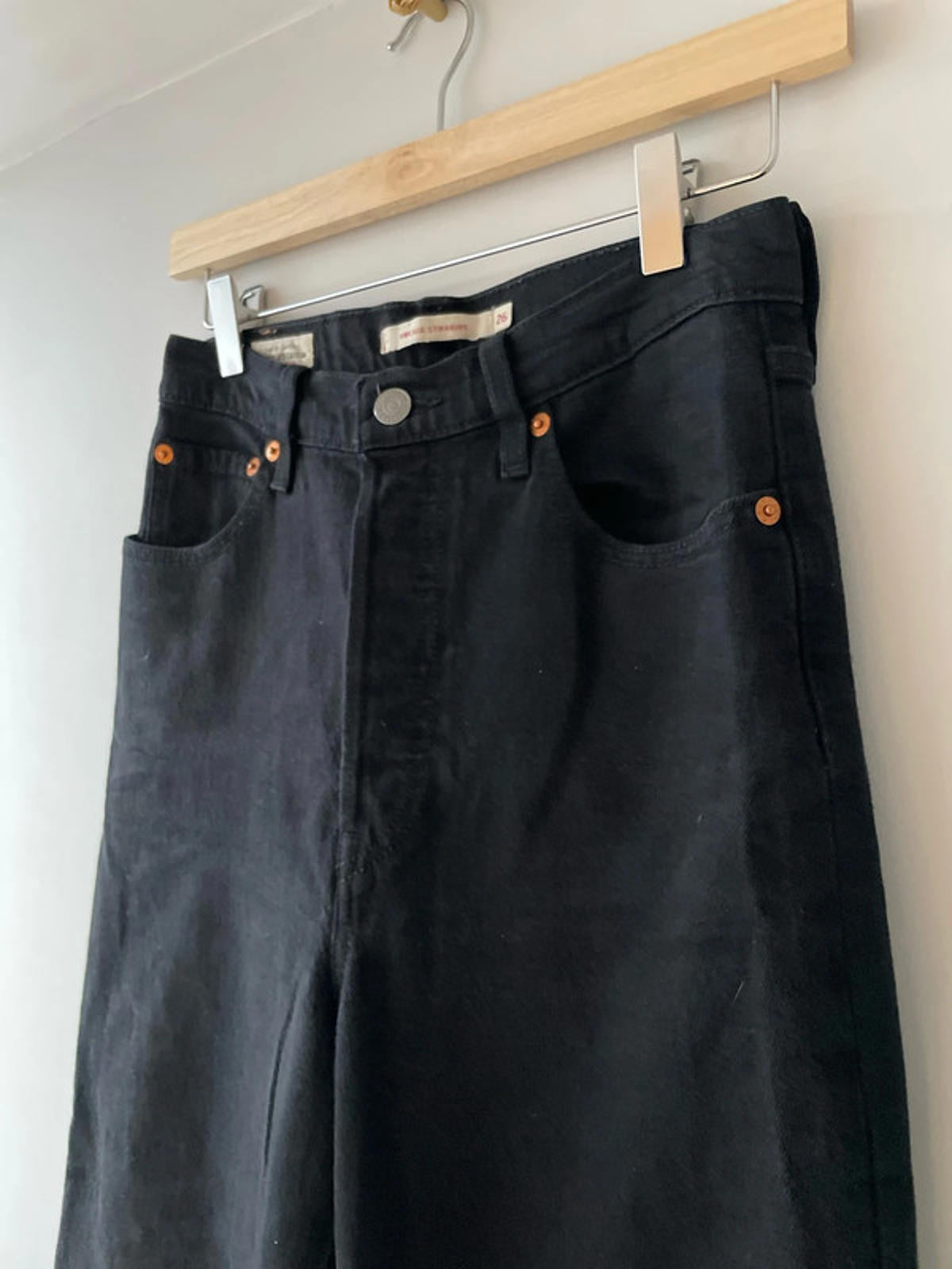 Women’s Levi’s High Waisted Ribcage Straight Fit Jeans In Black - W26/L27 - 2758