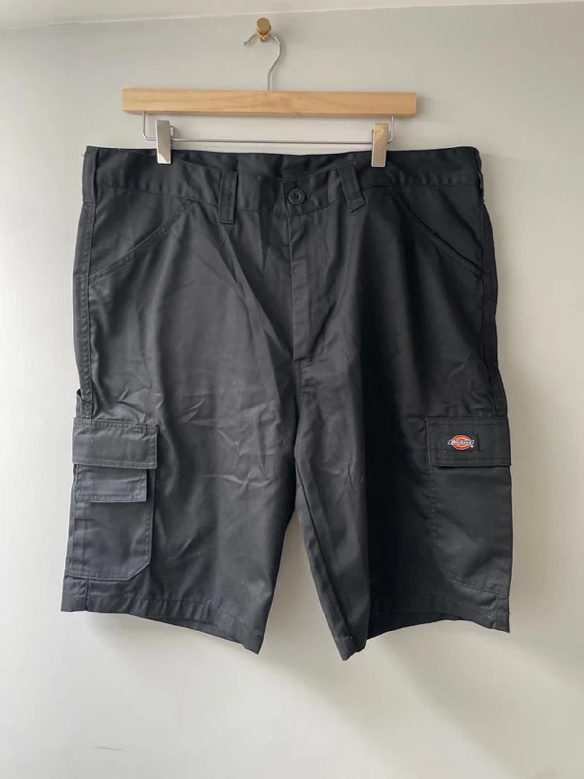 Men’s Dickies Cargo Chino Shorts in Black - W38/L10.5 - 3059