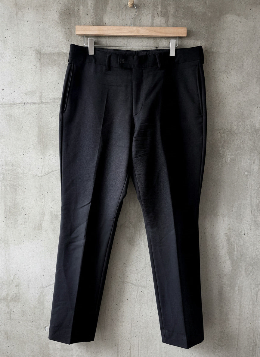 Men’s Aquascutum 100% Wool Suit with Silk Lining In Black - Medium - 3784