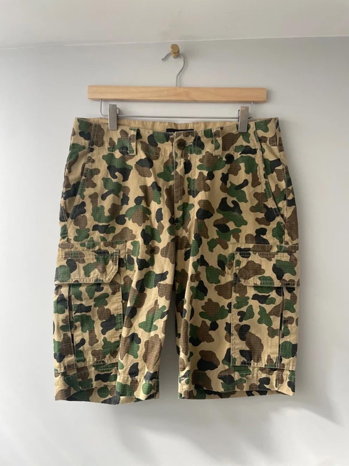 Men’s Dickies Camouflage Print Baggy Fit Cargo Shorts In Green - W30/L10 - 3122