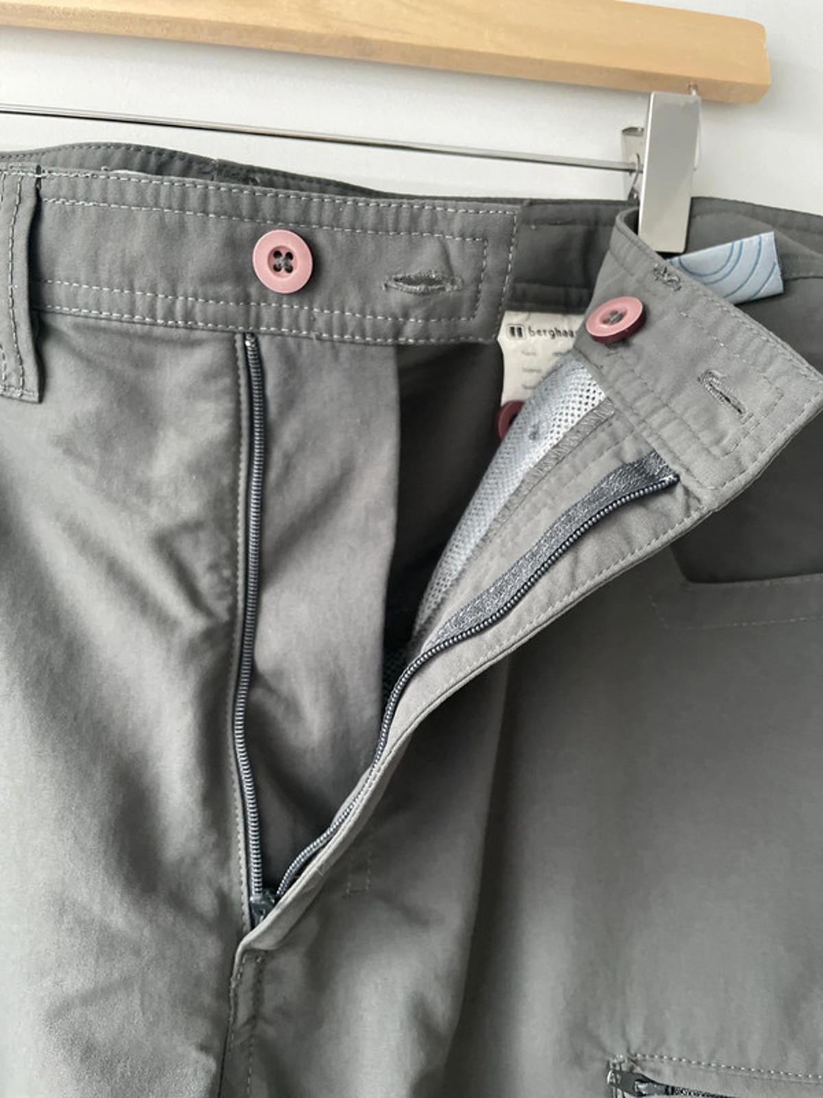 Men’s Berghaus Cargo Trousers / shorts In Grey - W34/L32 - 2441