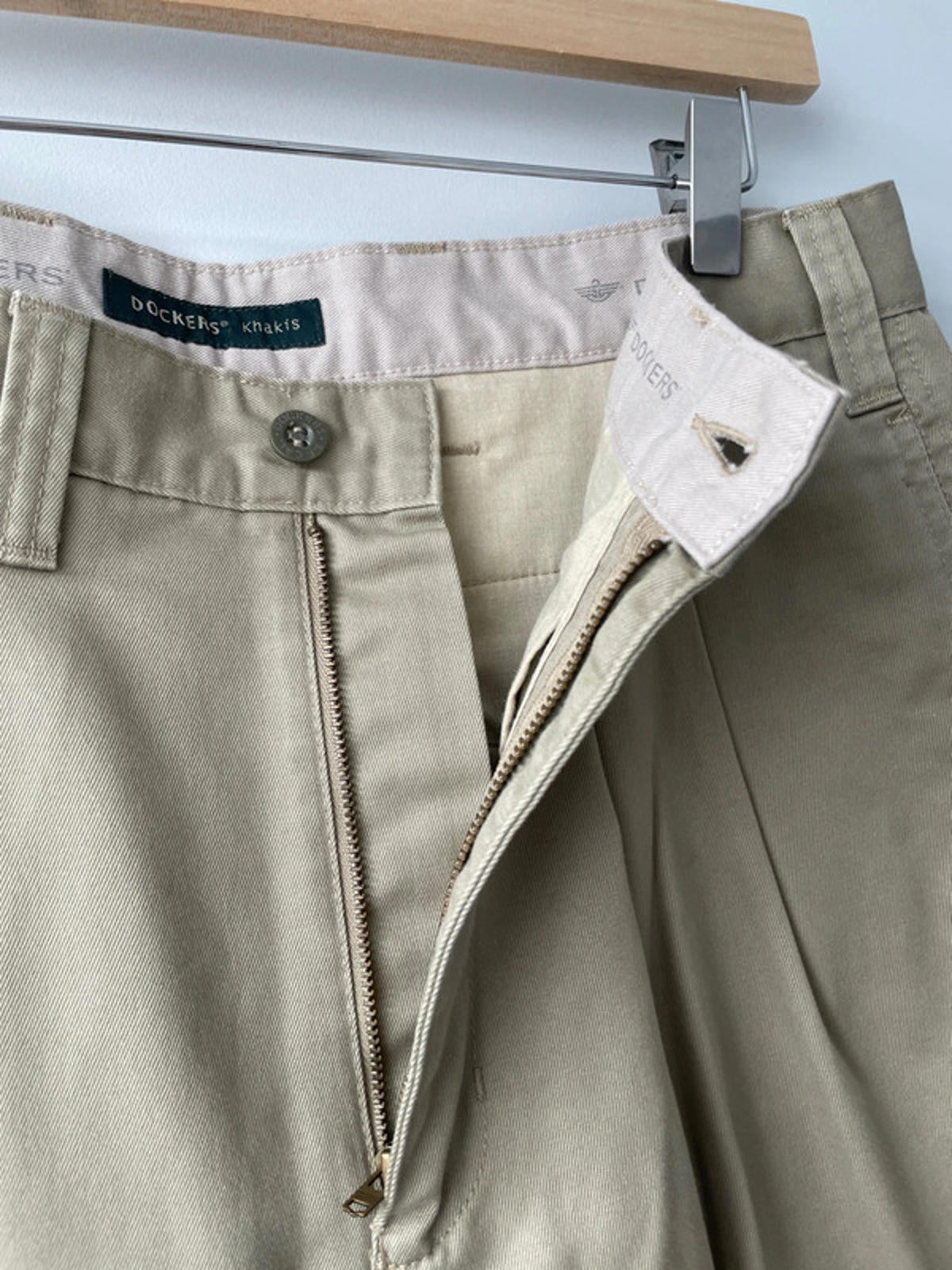 Men’s Dockers Khakis Premium Classic Chino Trousers - W34/L30 - 1707