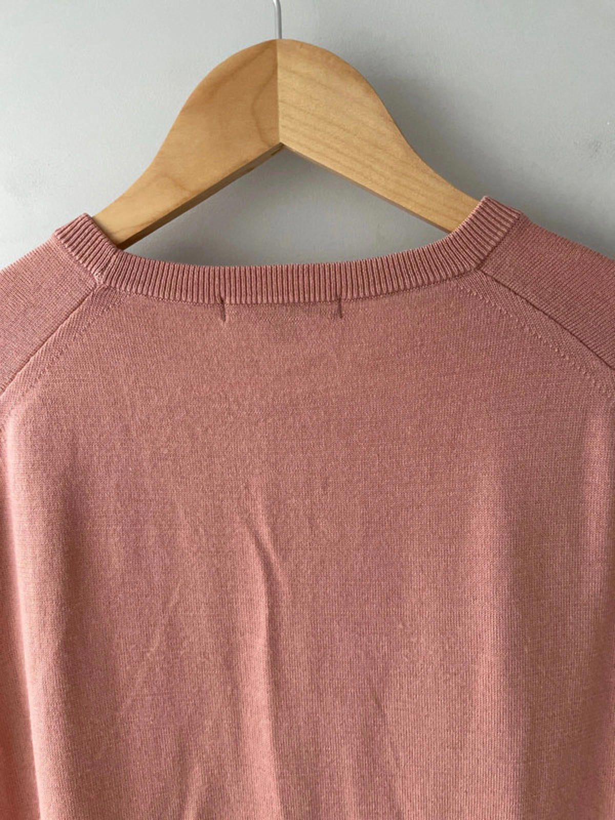 Men’s Uniqlo 100% Wool Crew Neck Long Sleeve Jumper In Pink - XLarge - 2517
