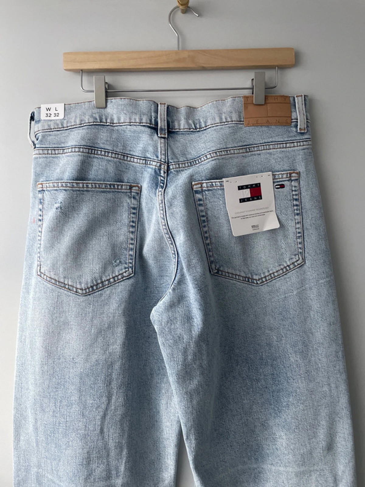 Men’s Tommy Hilfiger Jamie Loose Fit Ripped Effect Jeans In Blue - W32/L32 - 2524