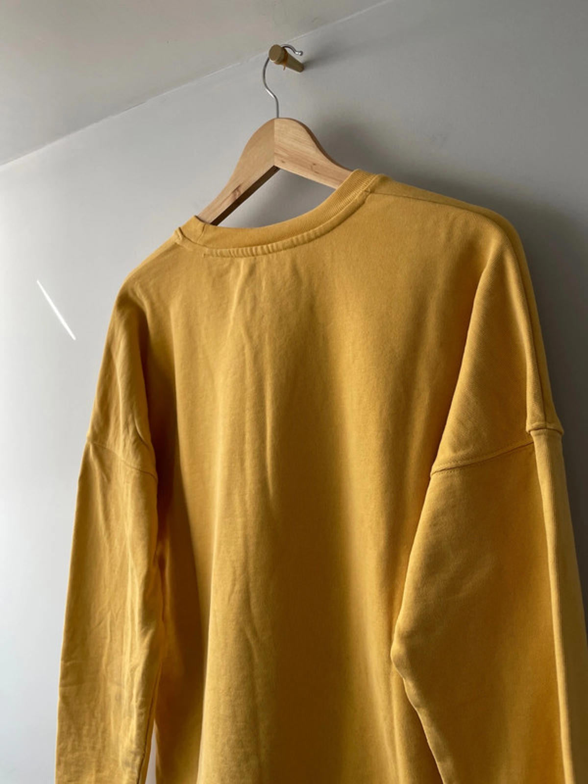 Levis x Stranger Things Eleven's Crewneck Sweatshirt Jumper In Yellow - Large - 2238