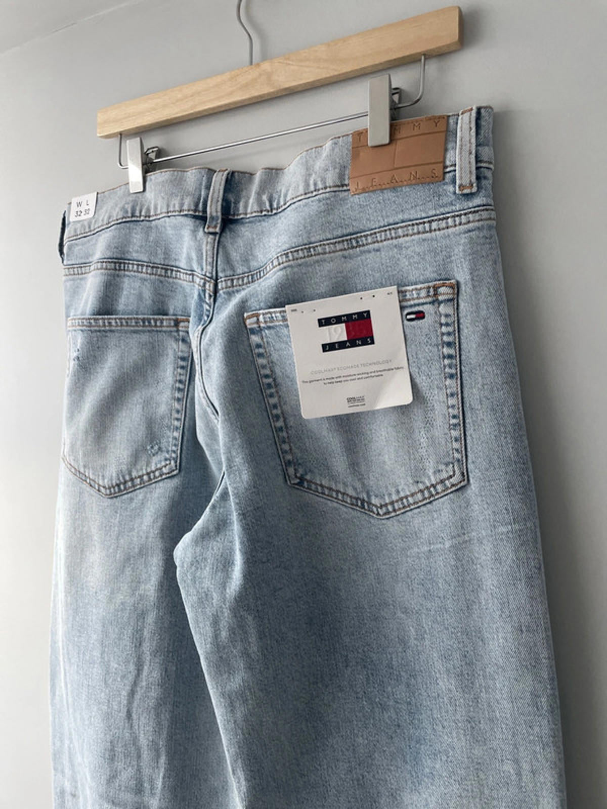 Men’s Tommy Hilfiger Jamie Loose Fit Ripped Effect Jeans In Blue - W32/L32 - 2524