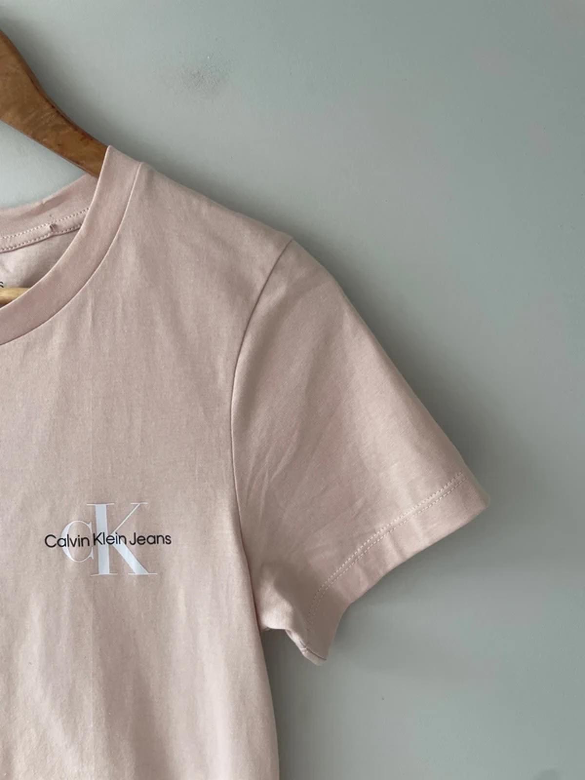 Women’s Calvin Klein Crew Neck Short Sleeve Slim Fit T-shirt In Pink - Small - 3031
