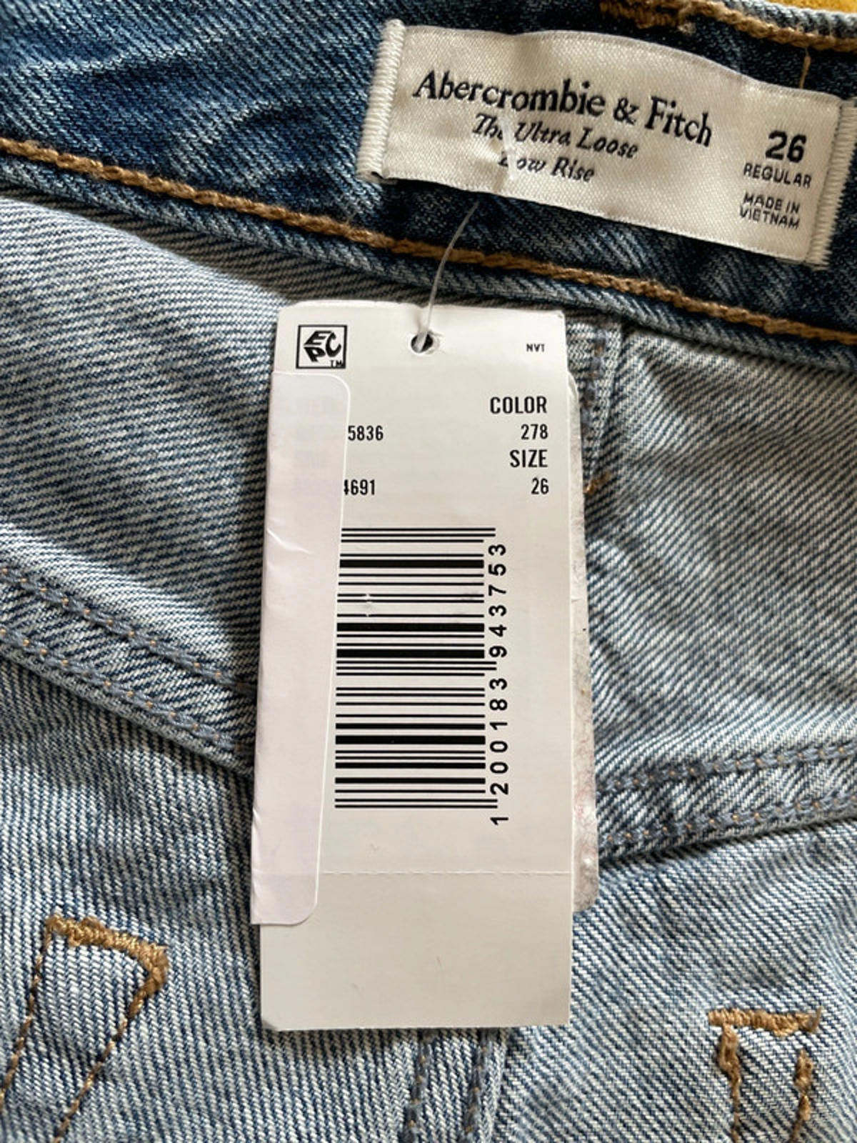 Women’s Abercrombie & Fitch Baggy Fit Cargo Jeans In Navy - W26/L30 - 2251