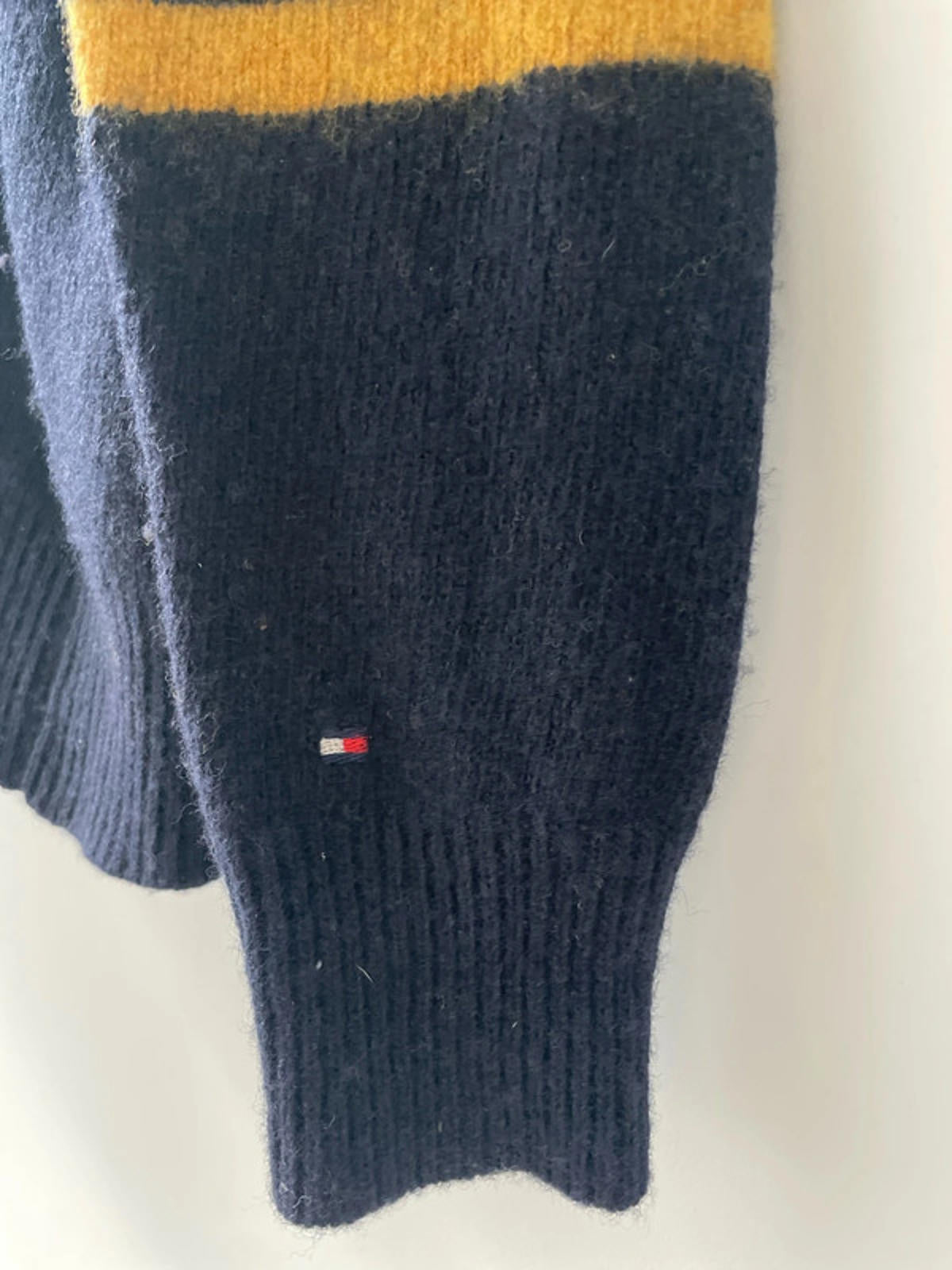 Women's Tommy Hilfiger Premium Wool Jumper In Navy/Yellow - Small - 2621