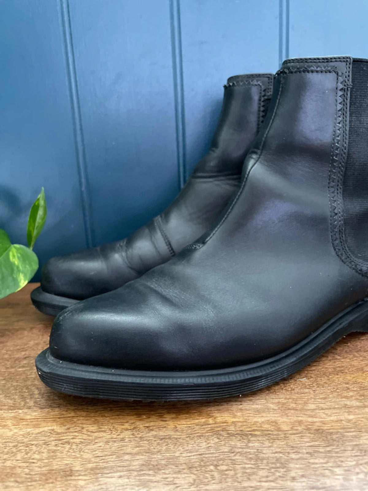 Women’s Dr Martens Zillow Premium Leather Chelsea Boots with Zip In Black - UK6 - 2182