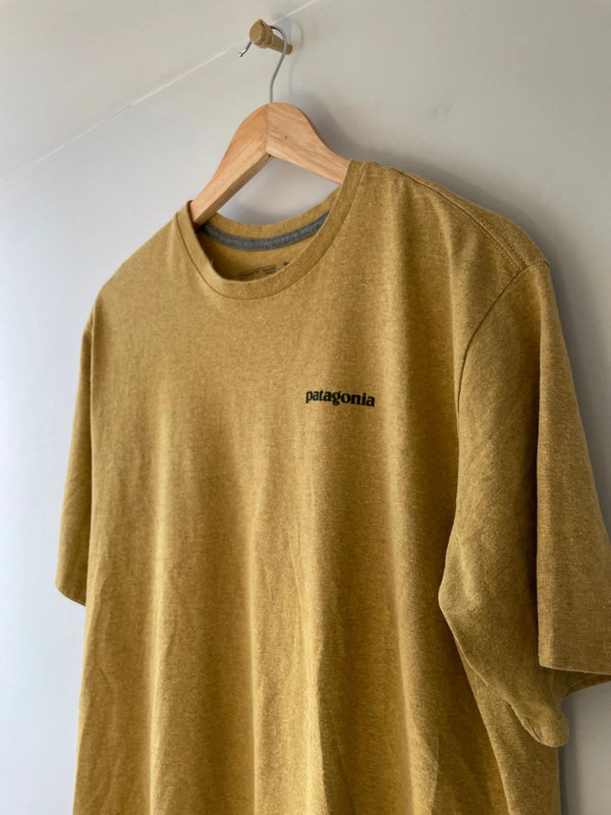 Men’s Patagonia Crew Neck Printed T-shirt In Mustard - Large -2574