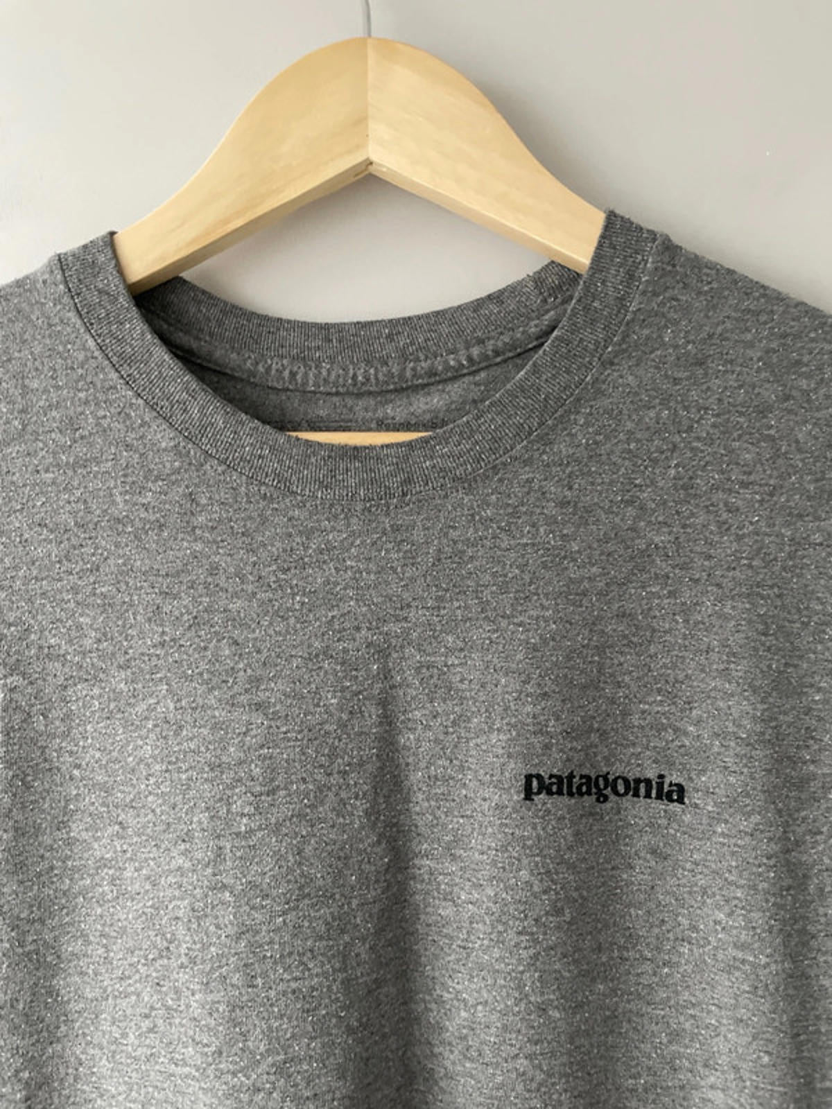 Men’s Patagonia Crew Neck Printed T-shirt In Grey - Medium - 2343