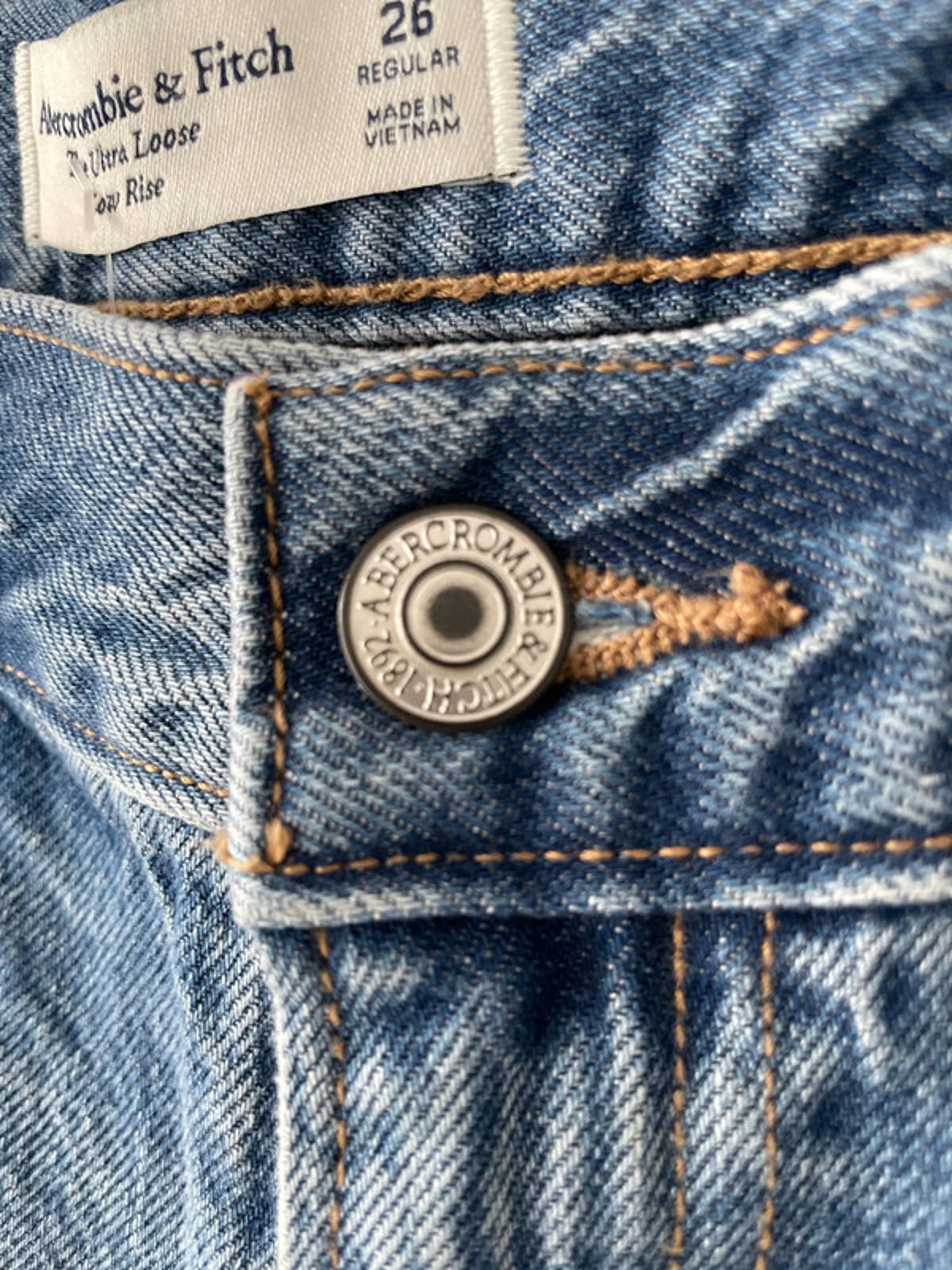 Women’s Abercrombie & Fitch Baggy Fit Cargo Jeans In Navy - W26/L30 - 2251