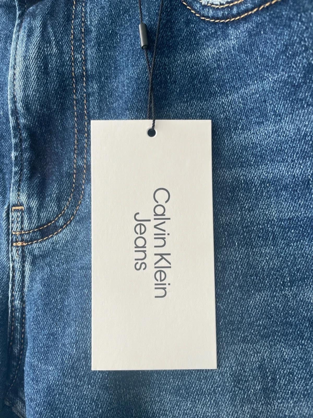 Men’s Calvin Klein Slim Fit Denim Shorts In Navy Blue - W32/L10 - 3135
