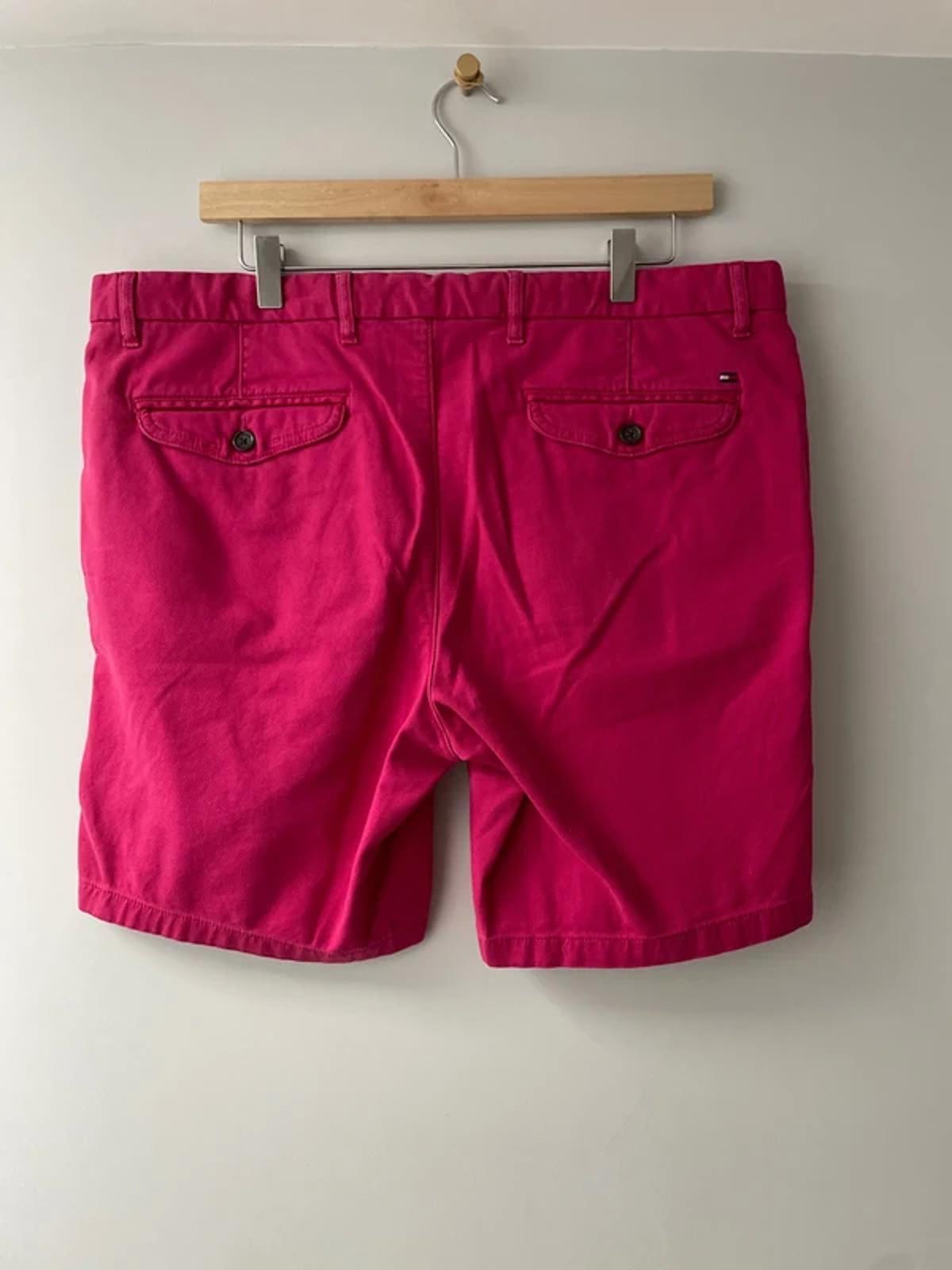 Men’s Tommy Hilfiger Denton Stretch Fit Chino Shorts in Pink - W38/L8 - 3163