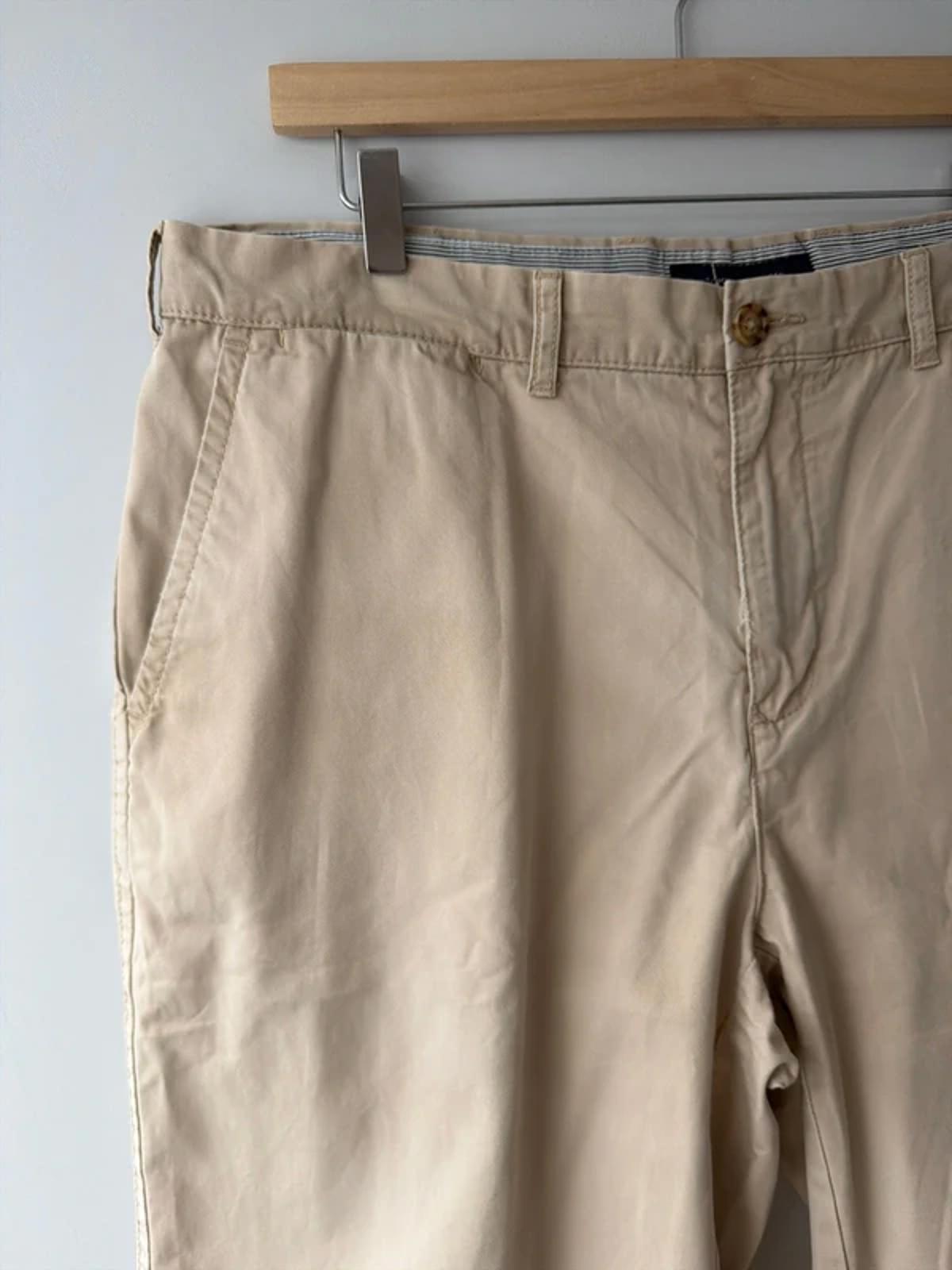 Men’s Tommy Hilfiger Classic Fit Chino Shorts In Beige - W38 - 3254