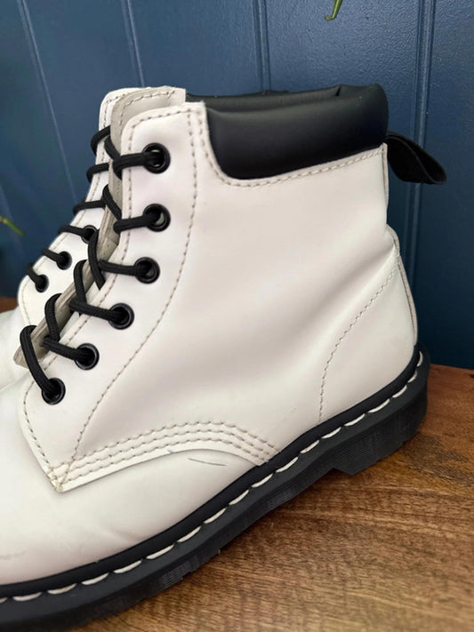 Women’s Dr Martens 939 Premium Leather Lace Up Boots In White/Black - Uk6 - 0784