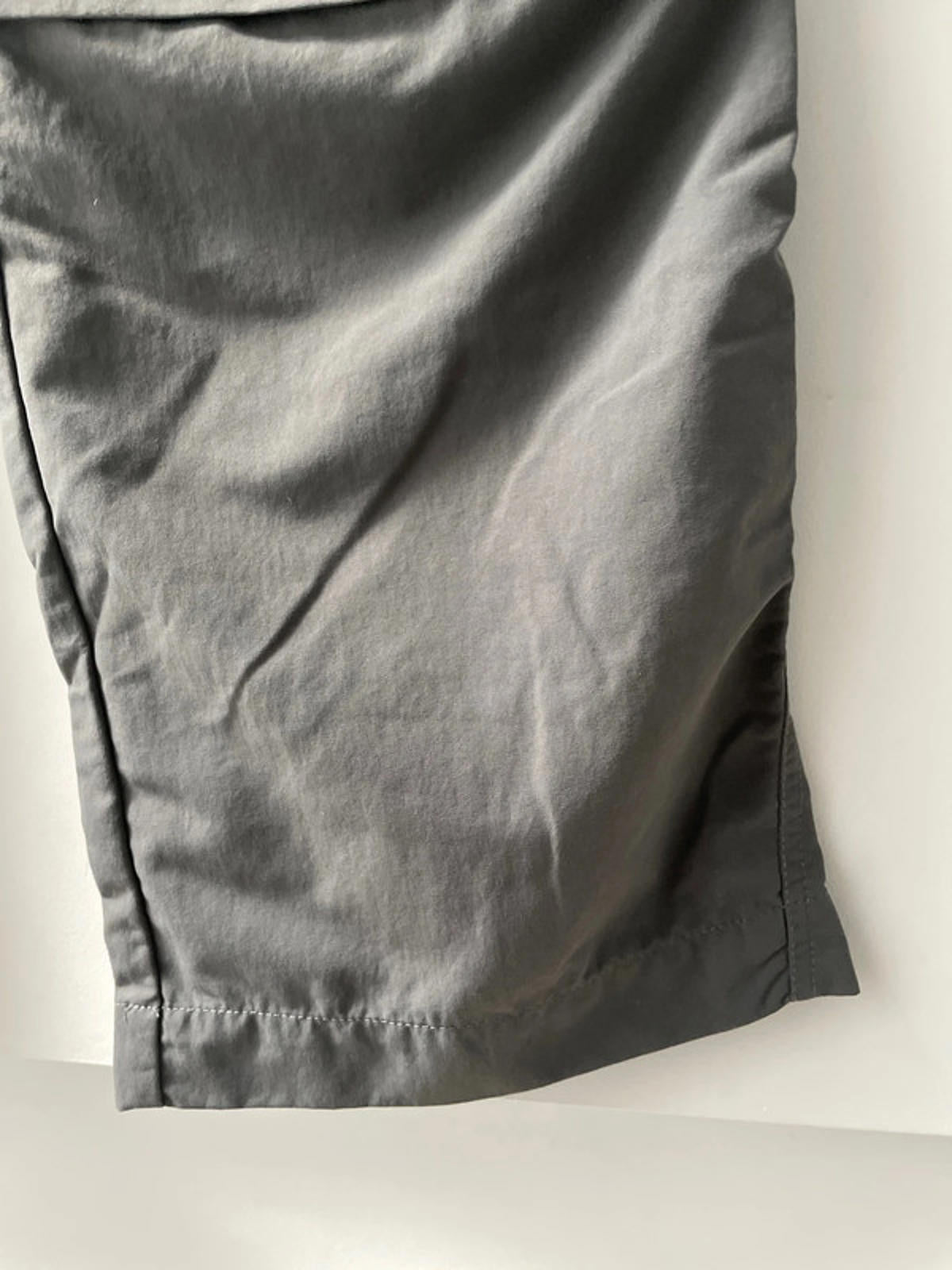 Men’s Berghaus Cargo Trousers / shorts In Grey - W34/L32 - 2441