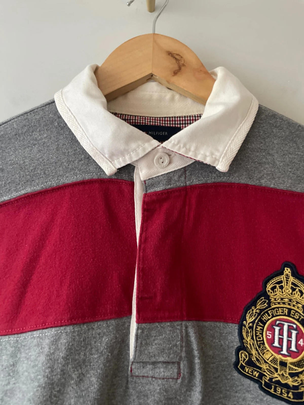 Men’s Tommy Hilfiger Stripped Rugby Polo Top In Grey/Red - Medium - 2533