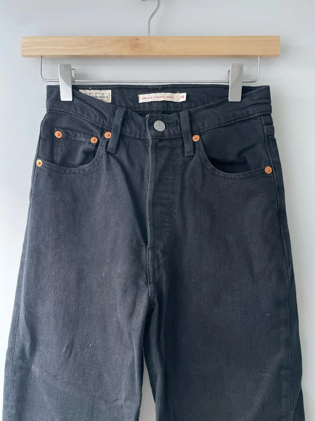 Women’s Levi’s High Waisted Ribcage Straight Fit Jeans In Black - W24/L27 - 2806