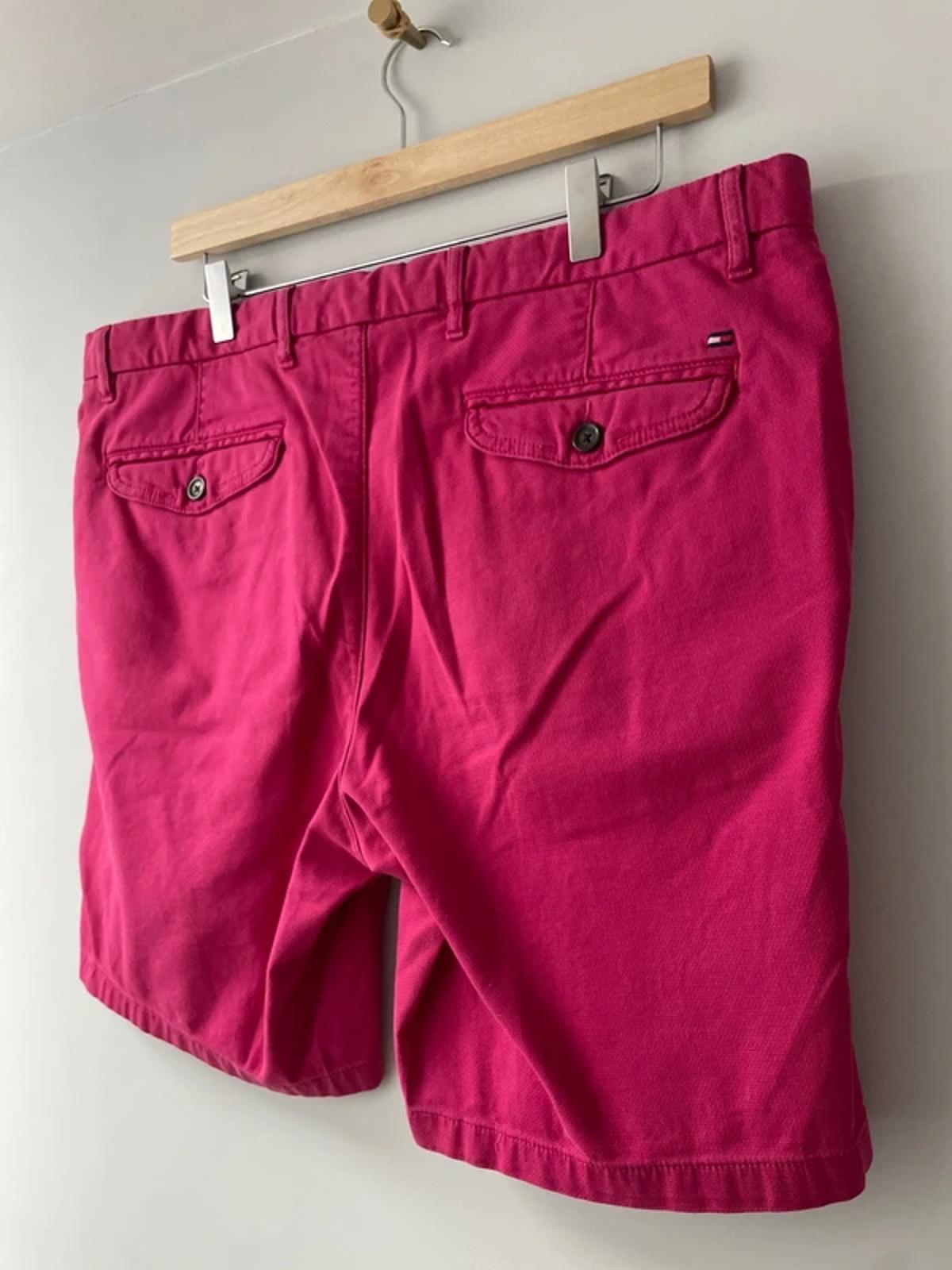 Men’s Tommy Hilfiger Denton Stretch Fit Chino Shorts in Pink - W38/L8 - 3163