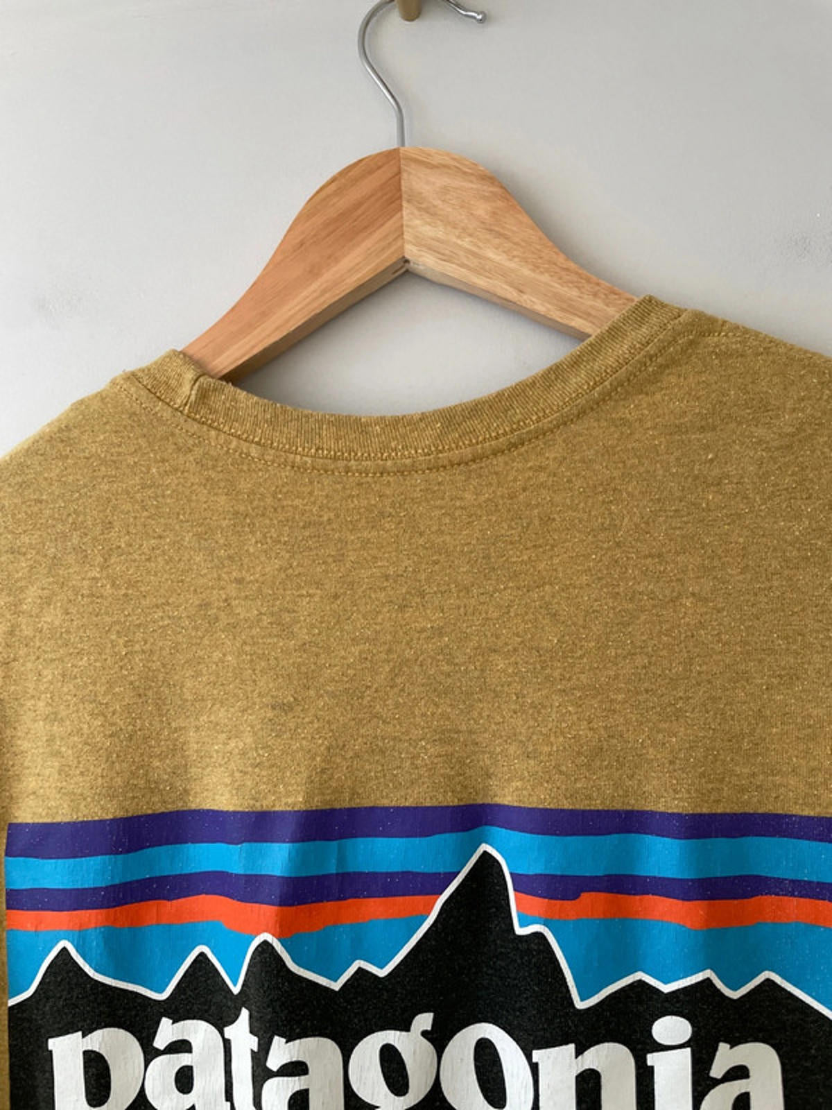 Men’s Patagonia Crew Neck Printed T-shirt In Mustard - Large -2574