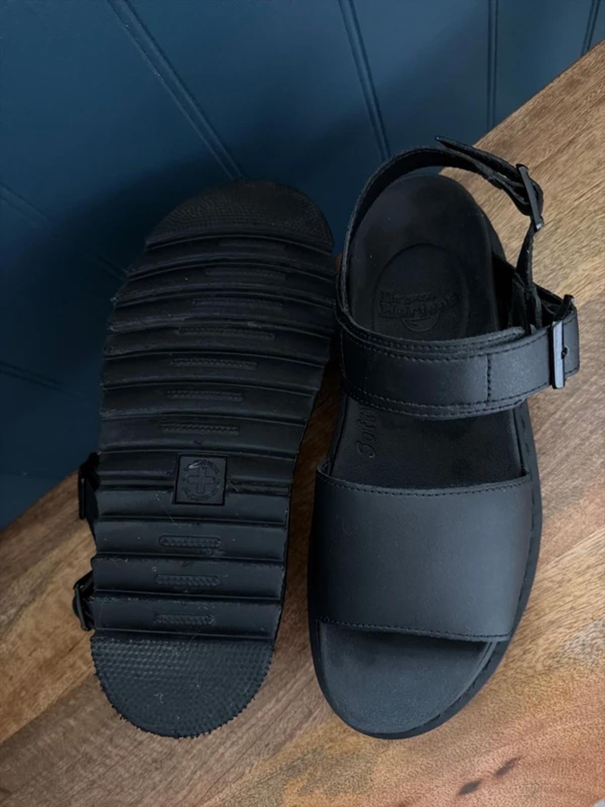 Women’s Dr Martens Voss Chunky Sole Sandals in Black - Uk6.5 - 3284