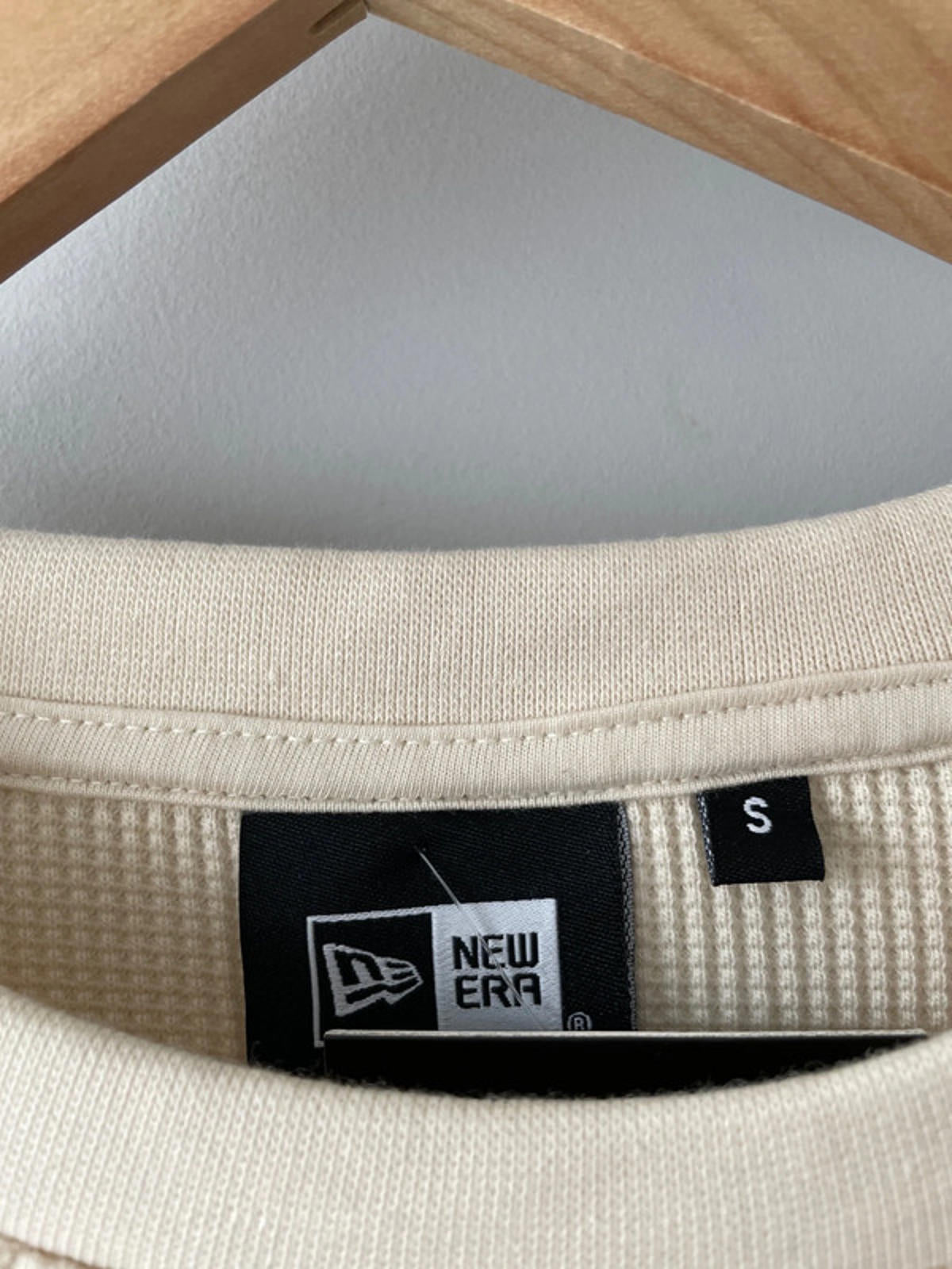 Men’s New Era Waffle Knit Crew Neck Long Sleeve Jumper in Cream - Small - 2335