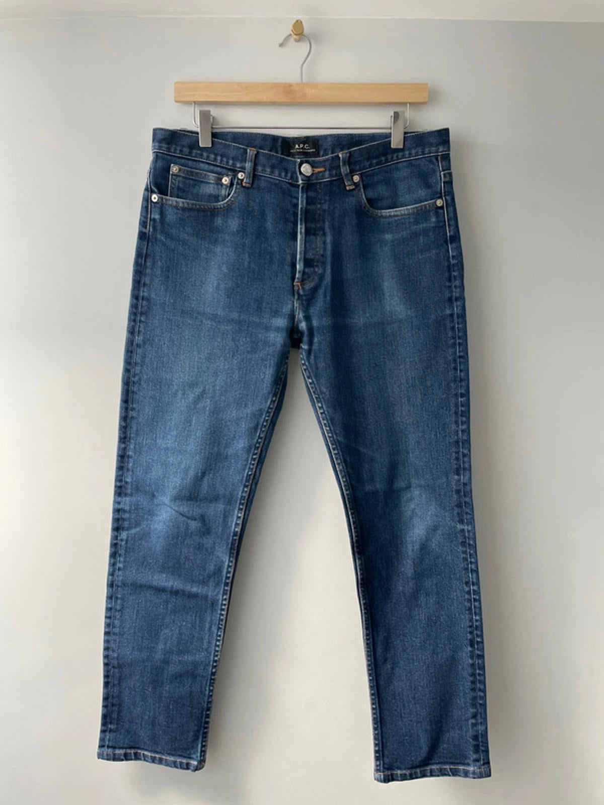 Unisex A.P.C New Standard Straight Cut Jeans In Navy - W33/L28 - 2530